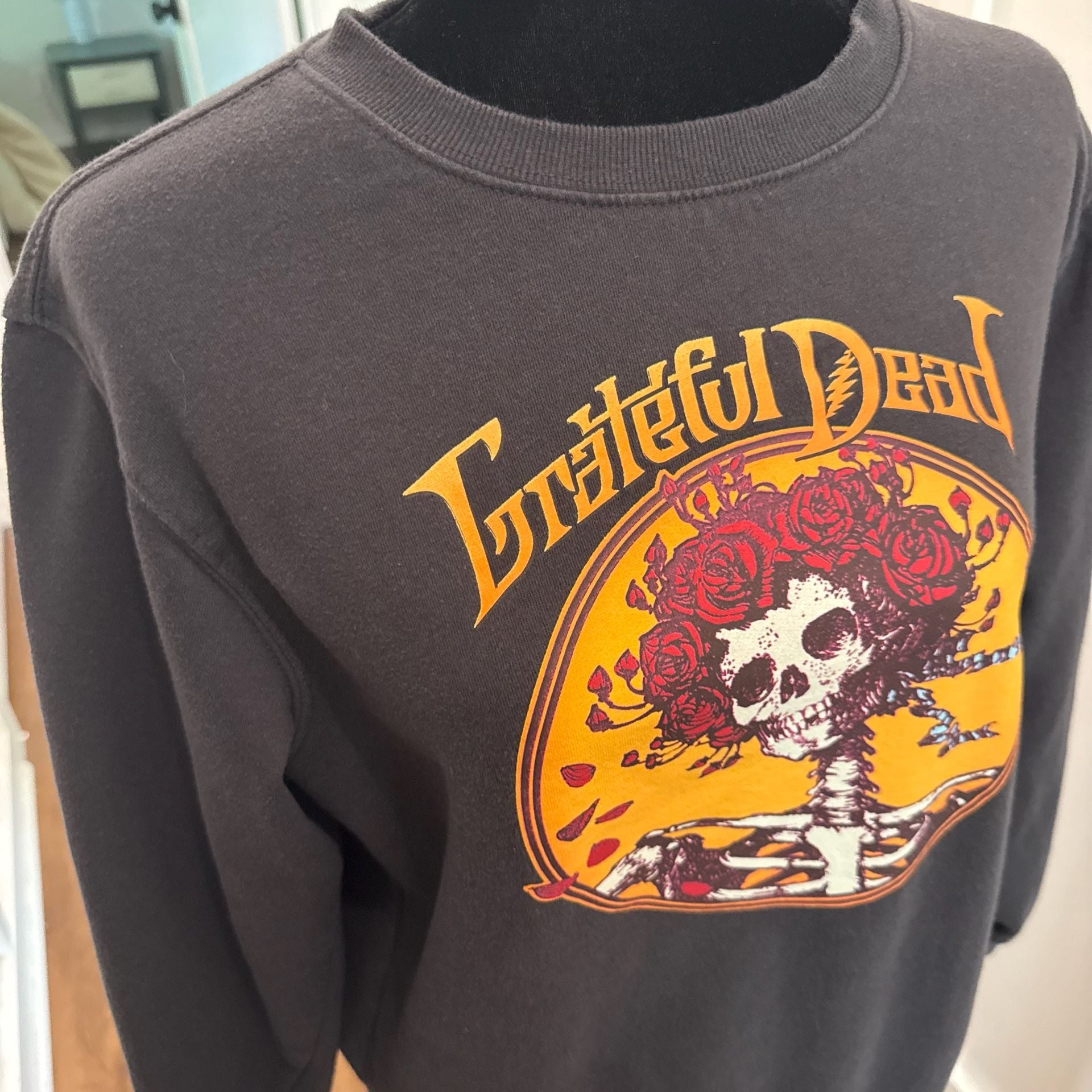 Grateful Dead Bertha Skull and Roses Graphic Sweatshirt Charcoal Grey Size Large 3