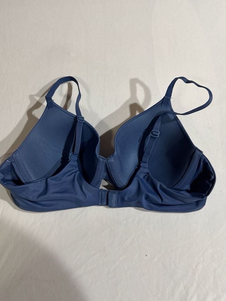 Women's Smooth Lightly Lined Comfort Wire Full Coverage Bra 36A Dark Blue
C16 3