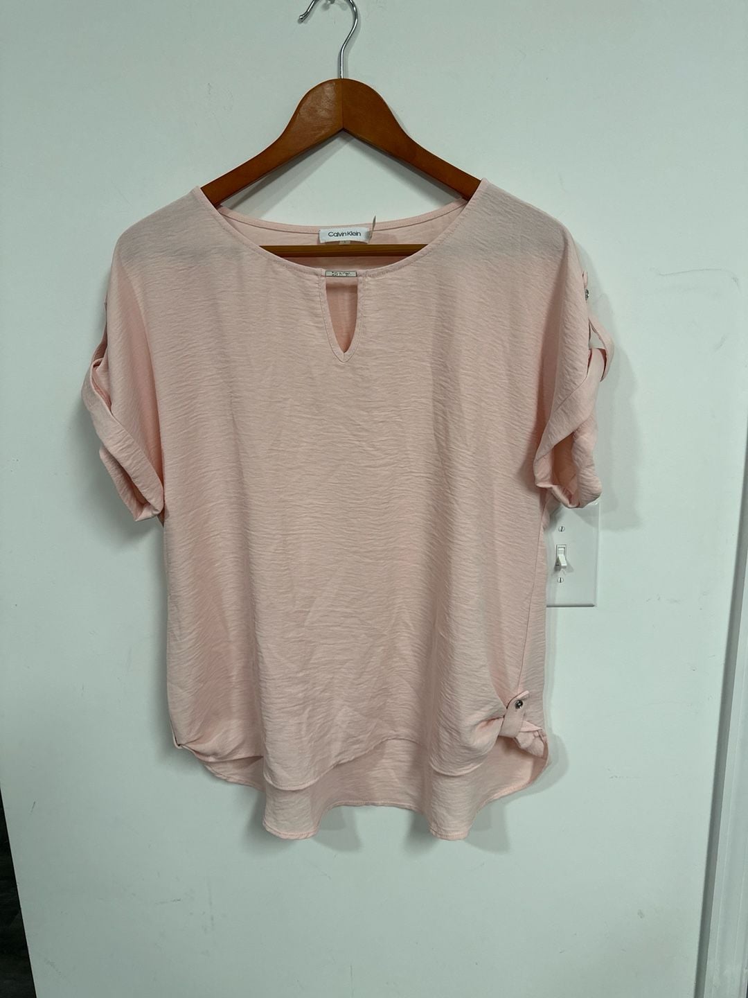 Calvin Klein Women's Pink Keyhole Neck Roll-Tab Sleeve Blouse Size L 3