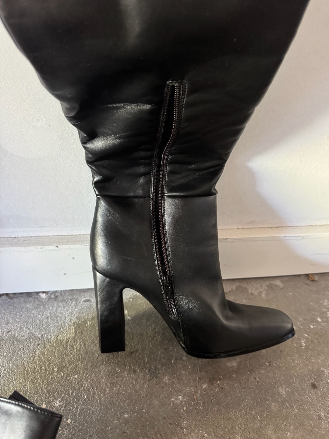 Black Leather Square Toe Over-the-Knee Boots Women’s Size 9 New 4