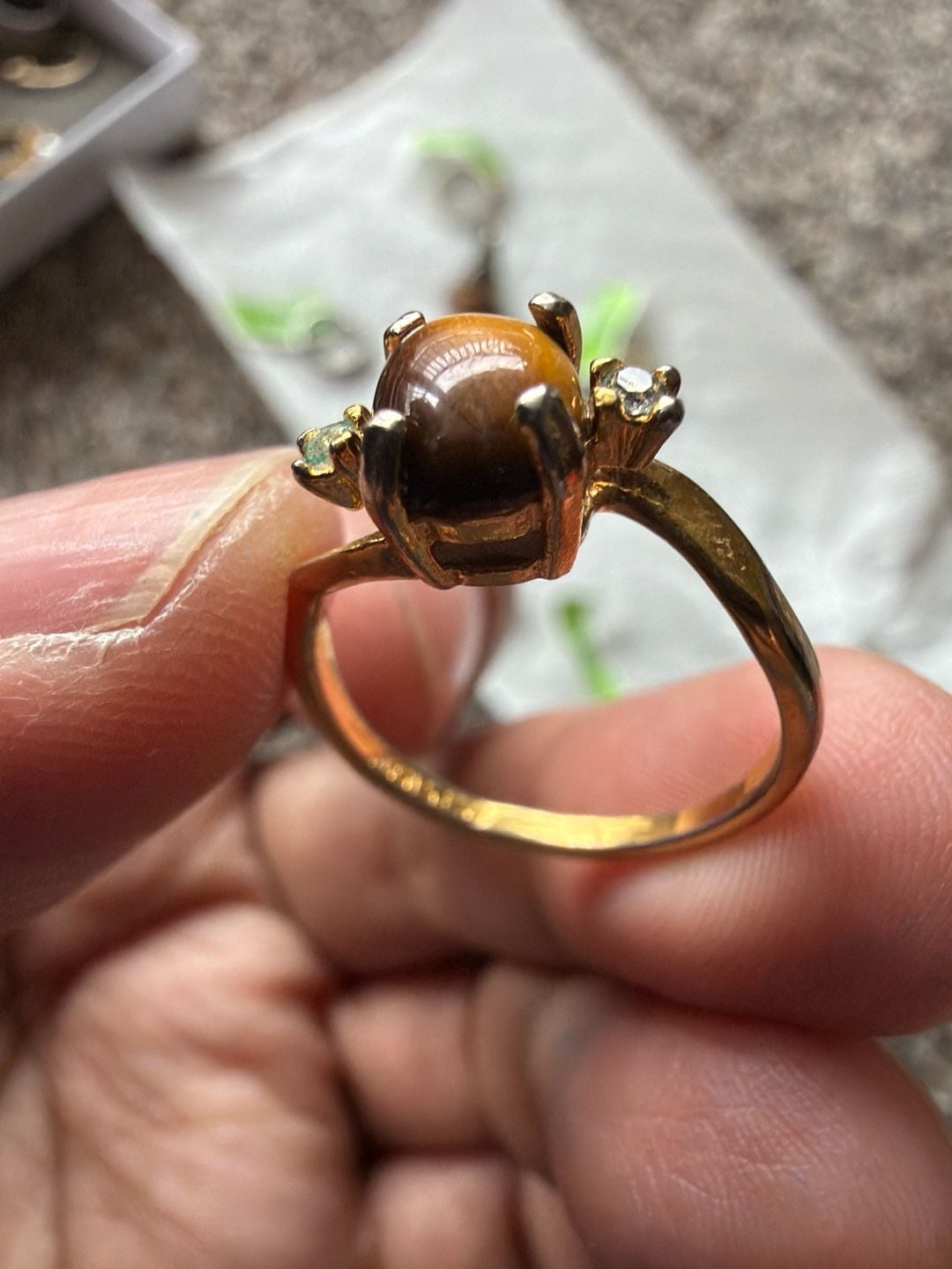 Vintage Uncas 18KT HGE Tiger's Eye Cabochon Ring with Rhinestone Accents 1
