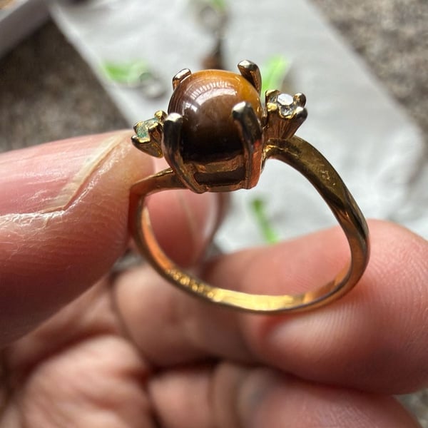 Vintage Uncas 18KT HGE Tiger's Eye Cabochon Ring with Rhinestone Accents
