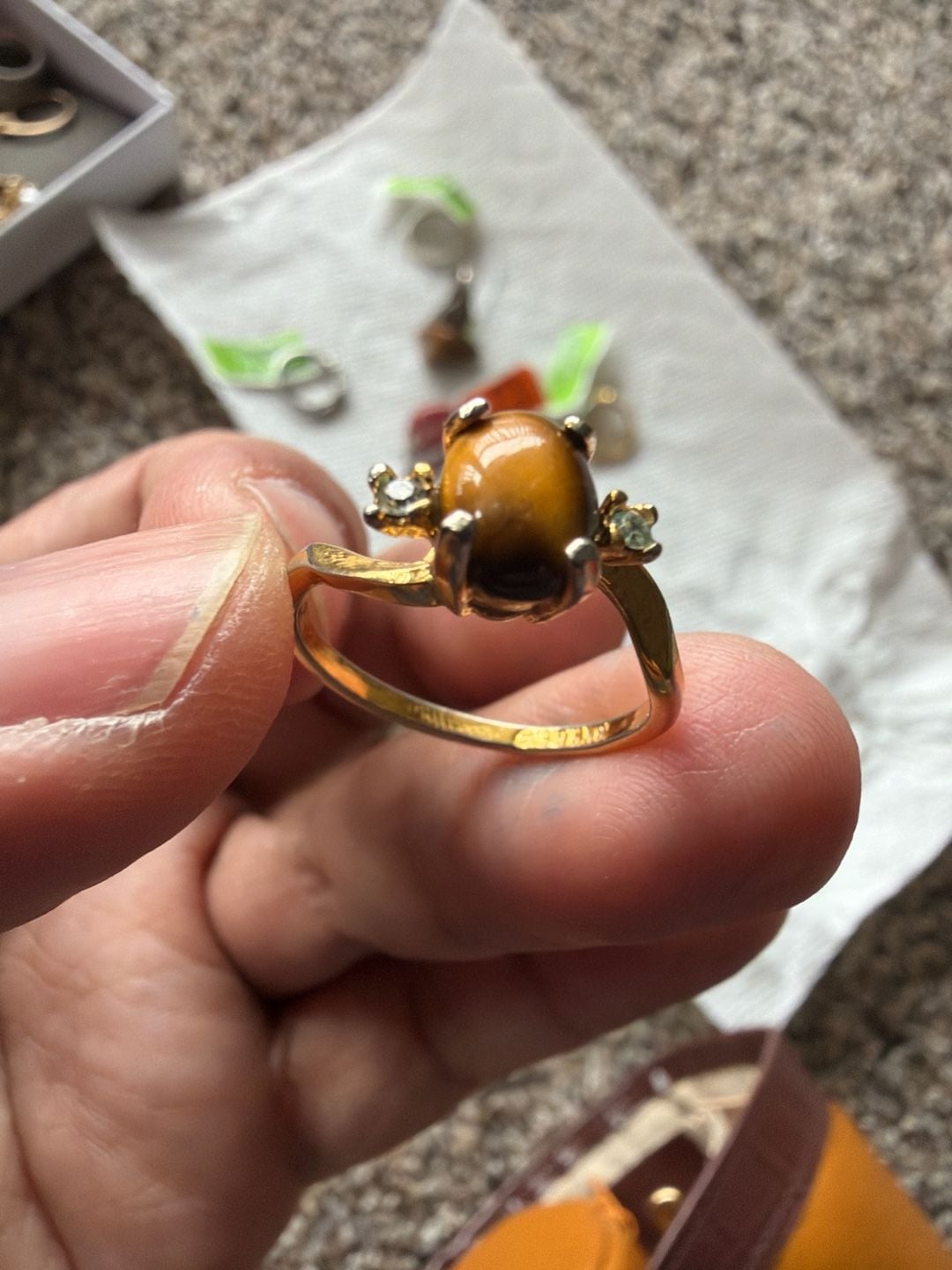 Vintage Uncas 18KT HGE Tiger's Eye Cabochon Ring with Rhinestone Accents 2