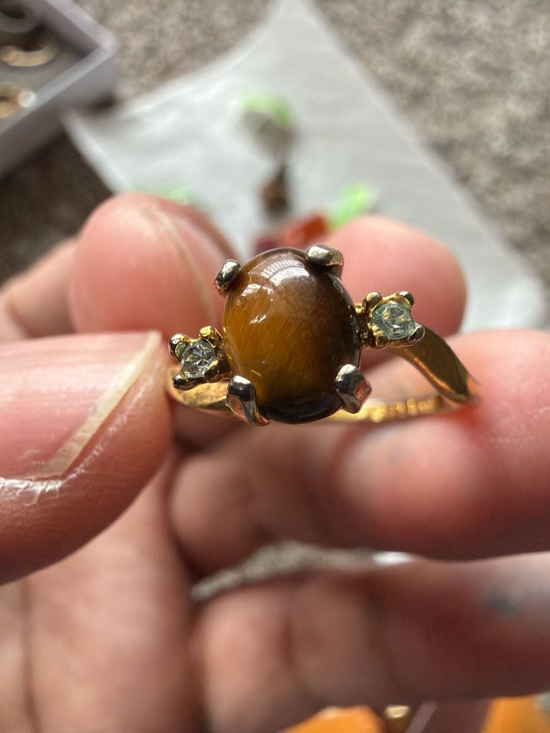 Vintage Uncas 18KT HGE Tiger's Eye Cabochon Ring with Rhinestone Accents 3