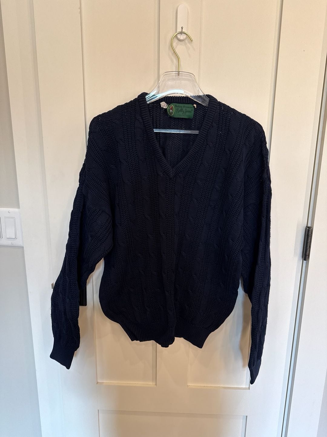 Bobby Jones by Hickey Freeman Navy Blue Cable Knit V-Neck Mercerized Cotton Sweater Vintage look. 2