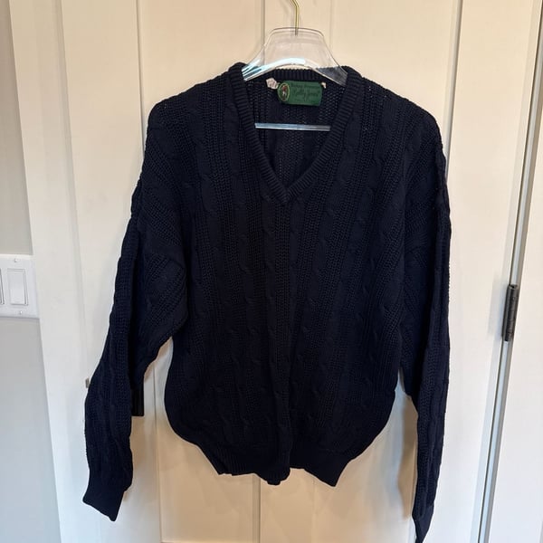 Bobby Jones by Hickey Freeman Navy Blue Cable Knit V-Neck Mercerized Cotton Sweater Vintage look.