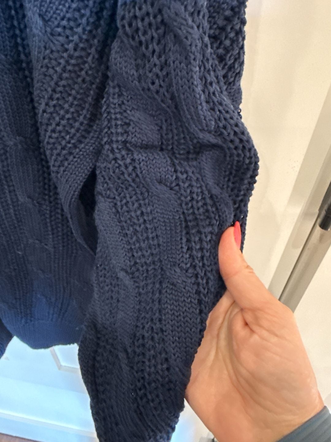 Bobby Jones by Hickey Freeman Navy Blue Cable Knit V-Neck Mercerized Cotton Sweater Vintage look. 5