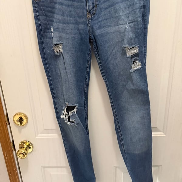 Low Rise Super Skinny Distressed Jeans Size 7R W28 L30