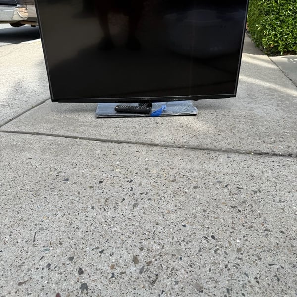 Insignia 32" Class LED HD TV with Remote