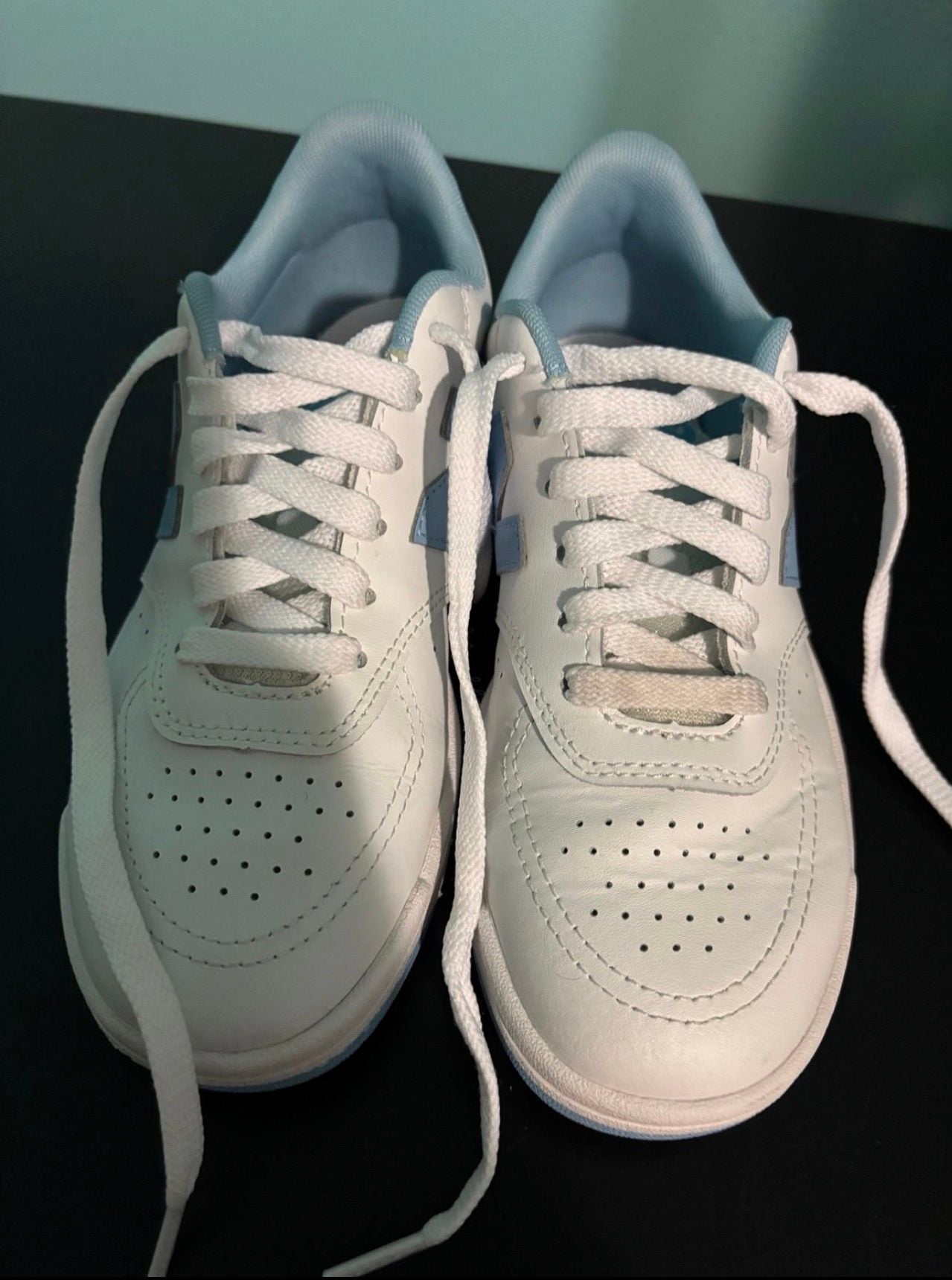 Woman's new balances New Balance 4.5 big kids n woman’s size 5 2