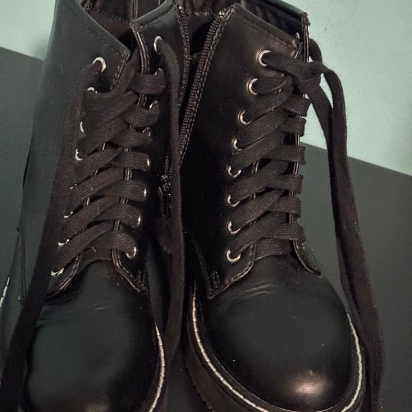 Madden Girl Kurrt Black Lace-Up Combat Boots Size 5M