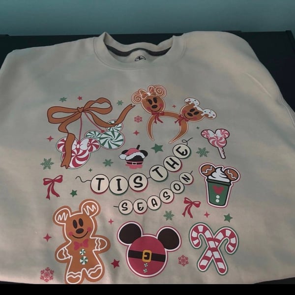 Athletic Works Disney Christmas Gingerbread Treats Graphic Sweatshirt Size S