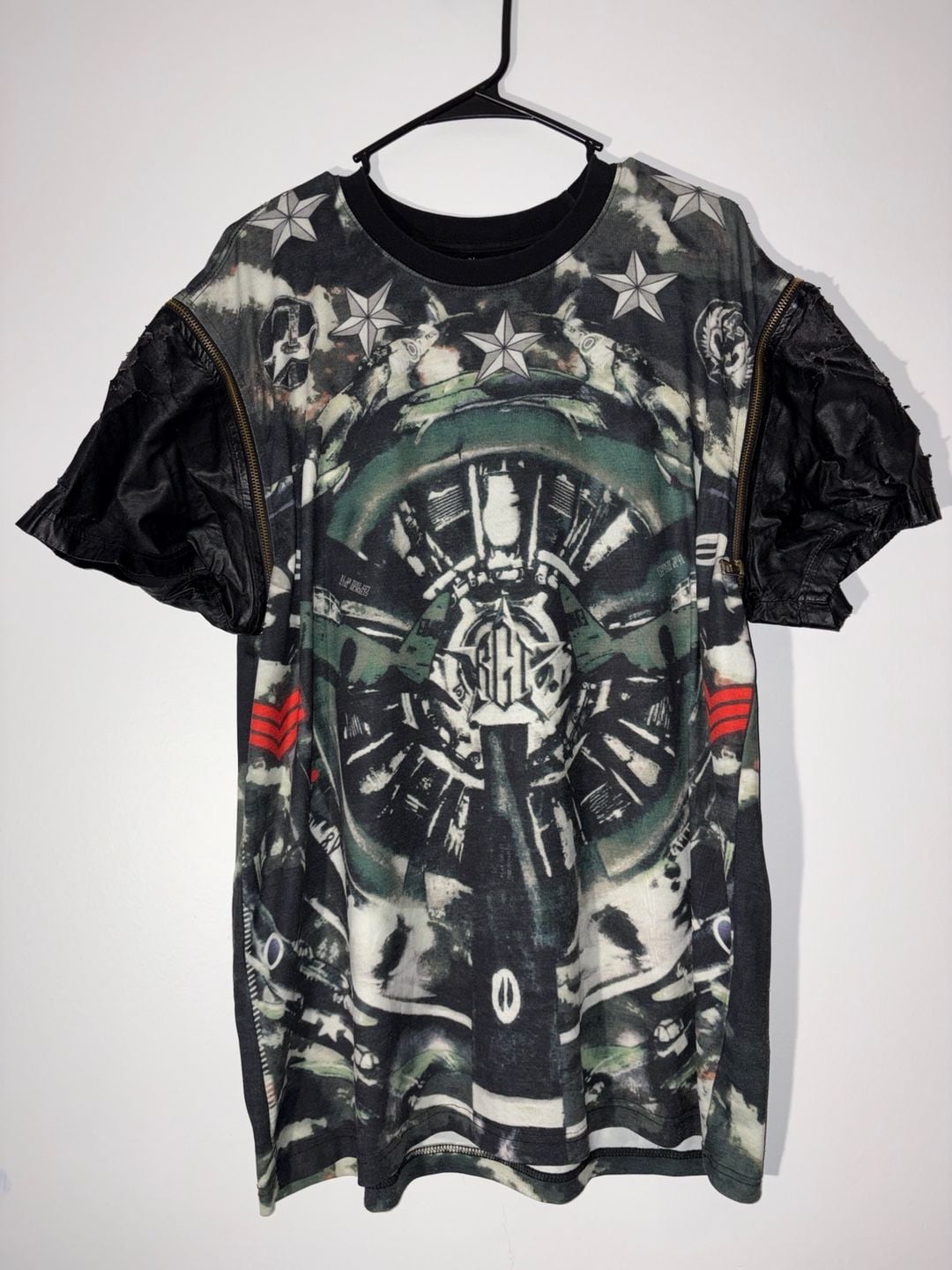Hudson NYC Men's Graphic T-Shirt with Zipper Faux Leather Sleeves Size 2XL 2