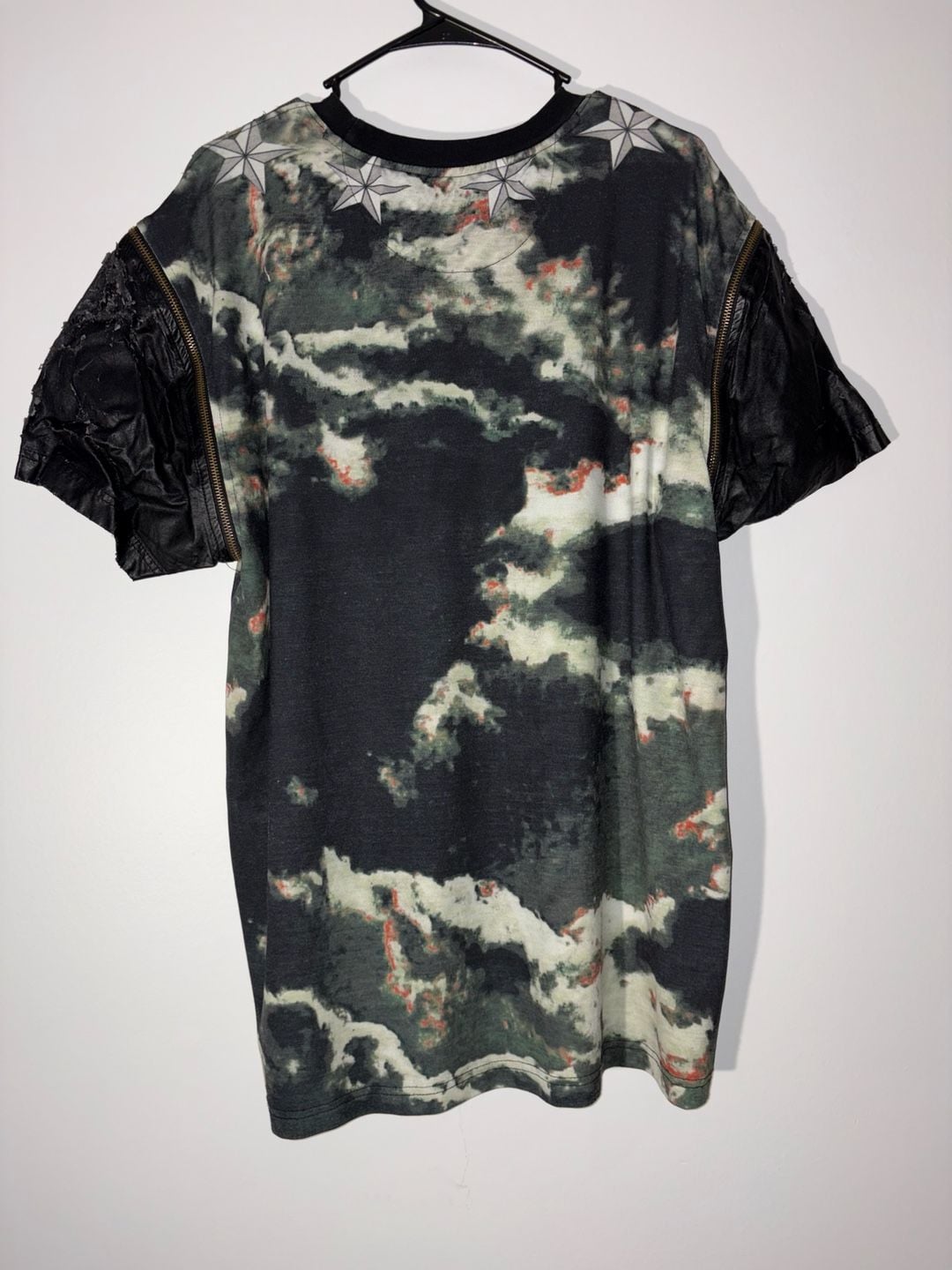Hudson NYC Men's Graphic T-Shirt with Zipper Faux Leather Sleeves Size 2XL 3