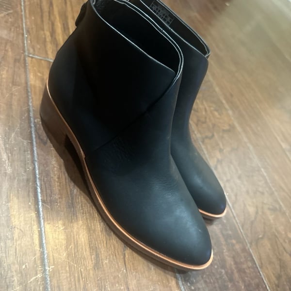 Soludos Venetian Black Leather Ankle Booties