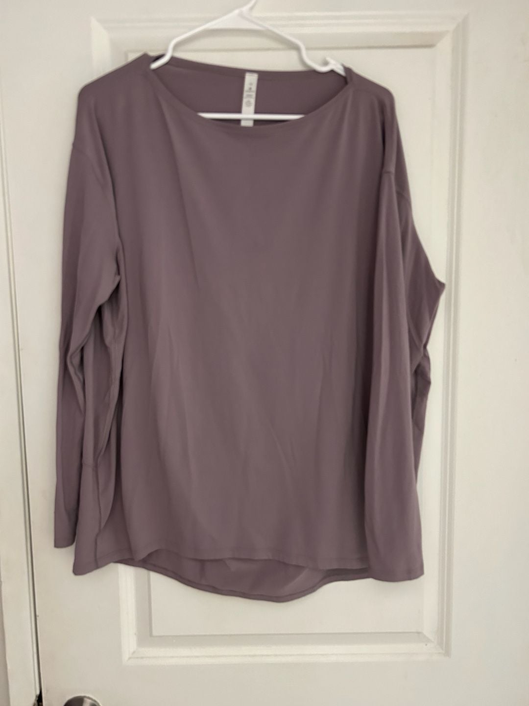 Lululemon Back in Action Long Sleeve Shirt Size 10 2