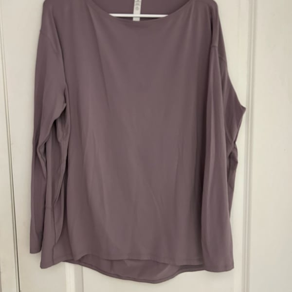 Lululemon Back in Action Long Sleeve Shirt Size 10 