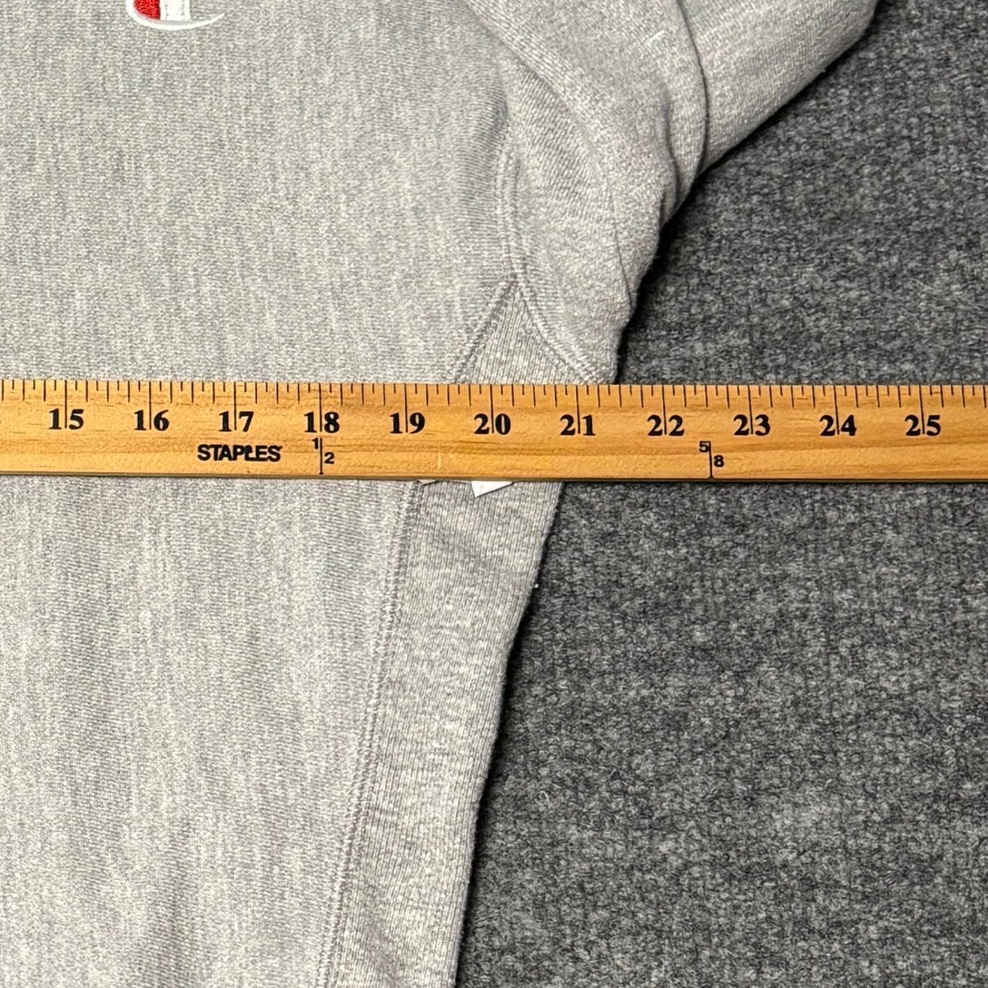 Champion Crewneck Sweatshirt Womens Medium
Heather Gray Reverse Weave Pullover. 10