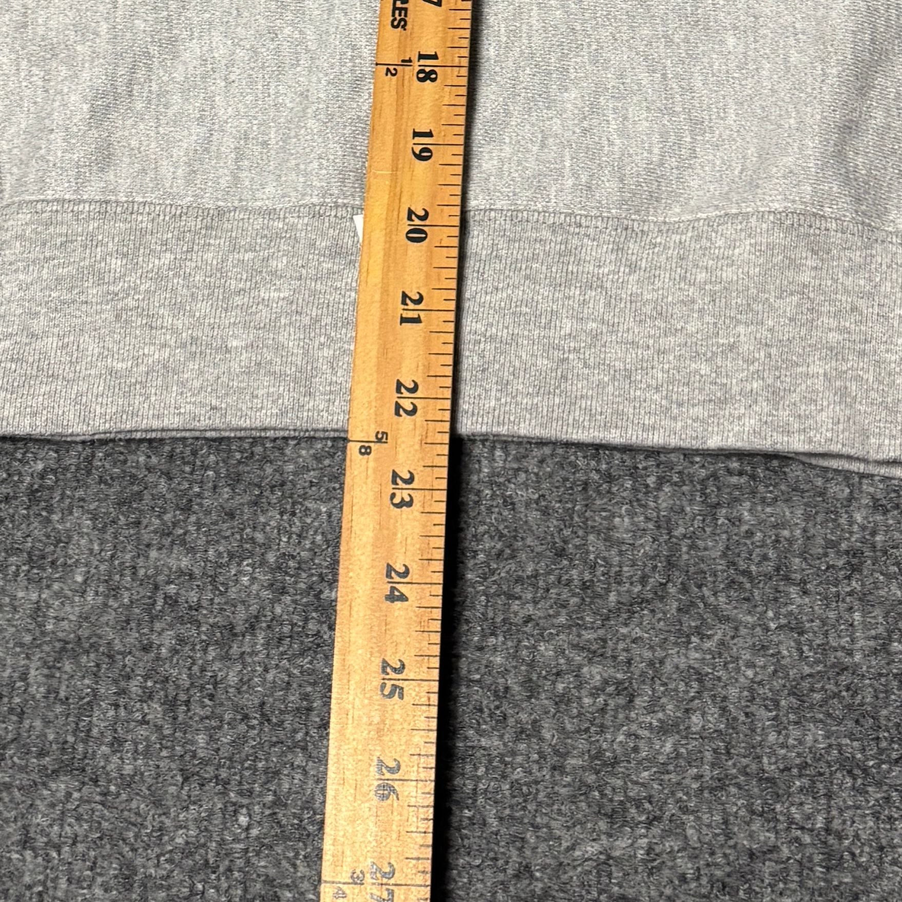 Champion Crewneck Sweatshirt Womens Medium
Heather Gray Reverse Weave Pullover. 12