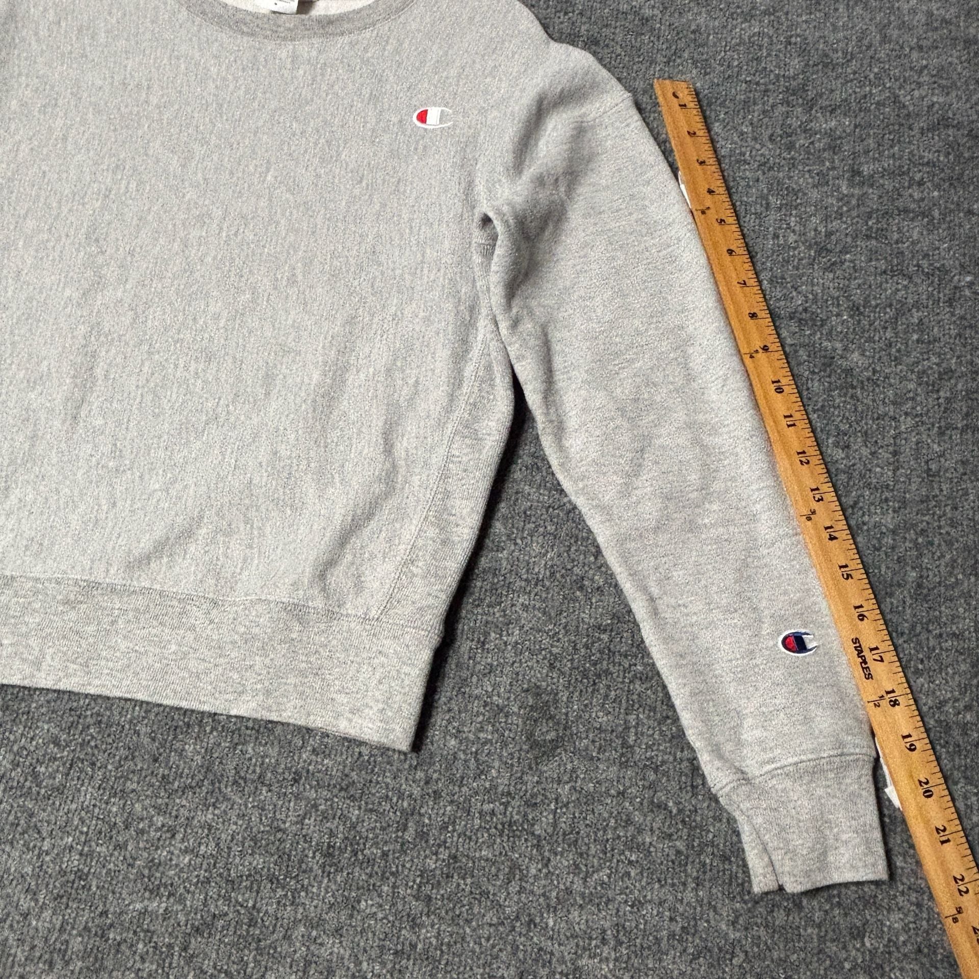 Champion Crewneck Sweatshirt Womens Medium
Heather Gray Reverse Weave Pullover. 13
