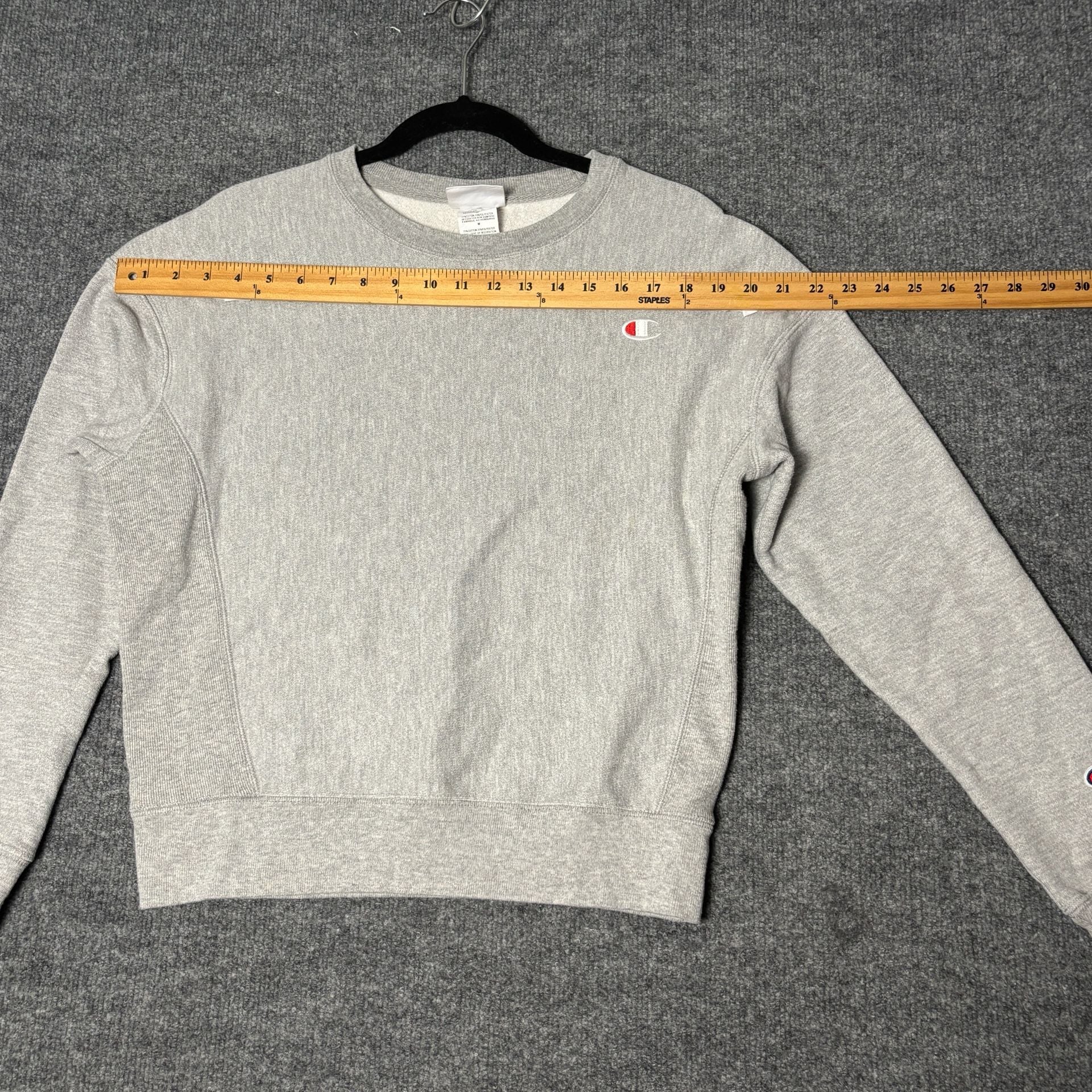 Champion Crewneck Sweatshirt Womens Medium
Heather Gray Reverse Weave Pullover. 15