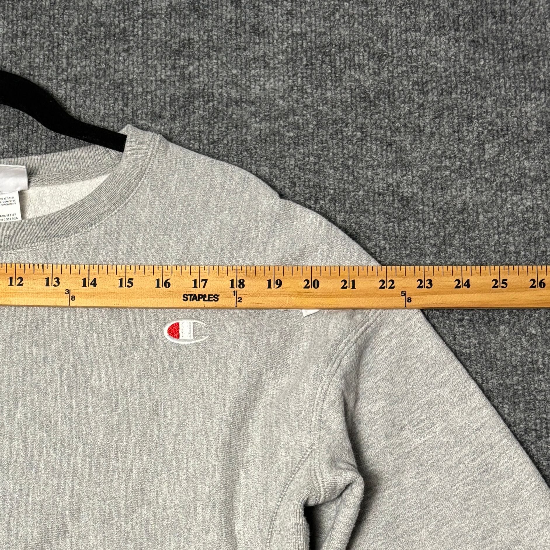 Champion Crewneck Sweatshirt Womens Medium
Heather Gray Reverse Weave Pullover. 16