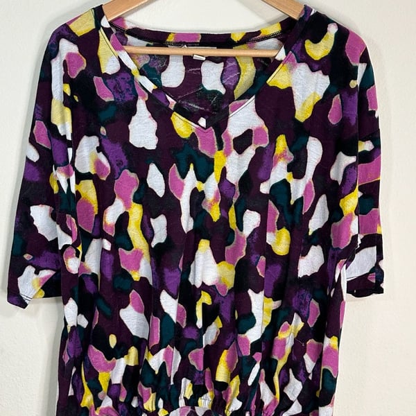Dana Buchman Abstract Print V-Neck Bubble Hem Top, Size L