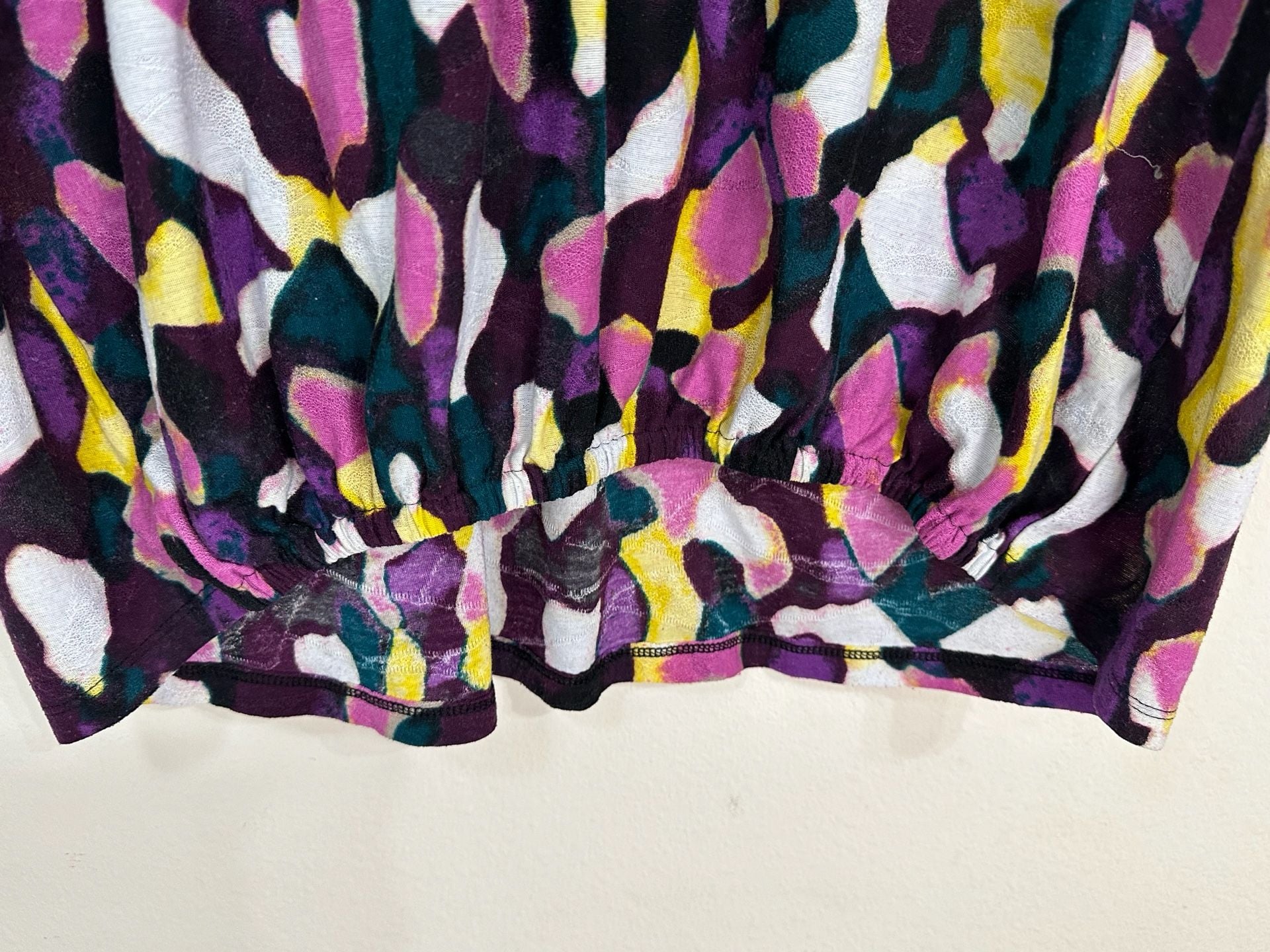Dana Buchman Abstract Print V-Neck Bubble Hem Top, Size L 5