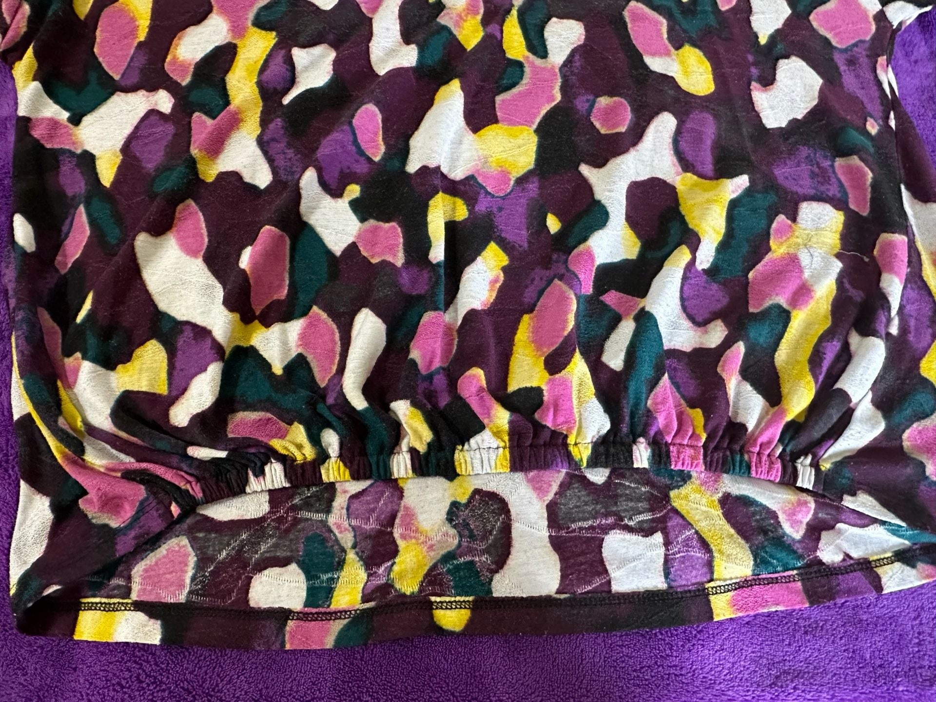 Dana Buchman Abstract Print V-Neck Bubble Hem Top, Size L 6