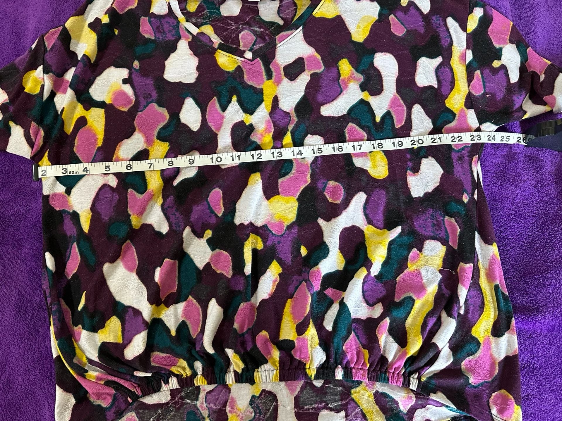 Dana Buchman Abstract Print V-Neck Bubble Hem Top, Size L 8