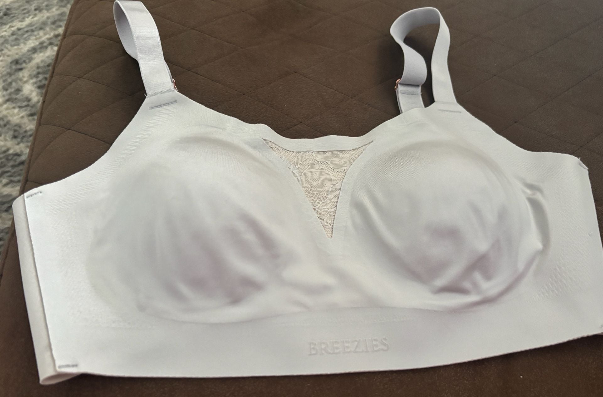 Lot of 3 Breezies Seamless Unlined Wirefree Comfort Bras Pastel Colors 13