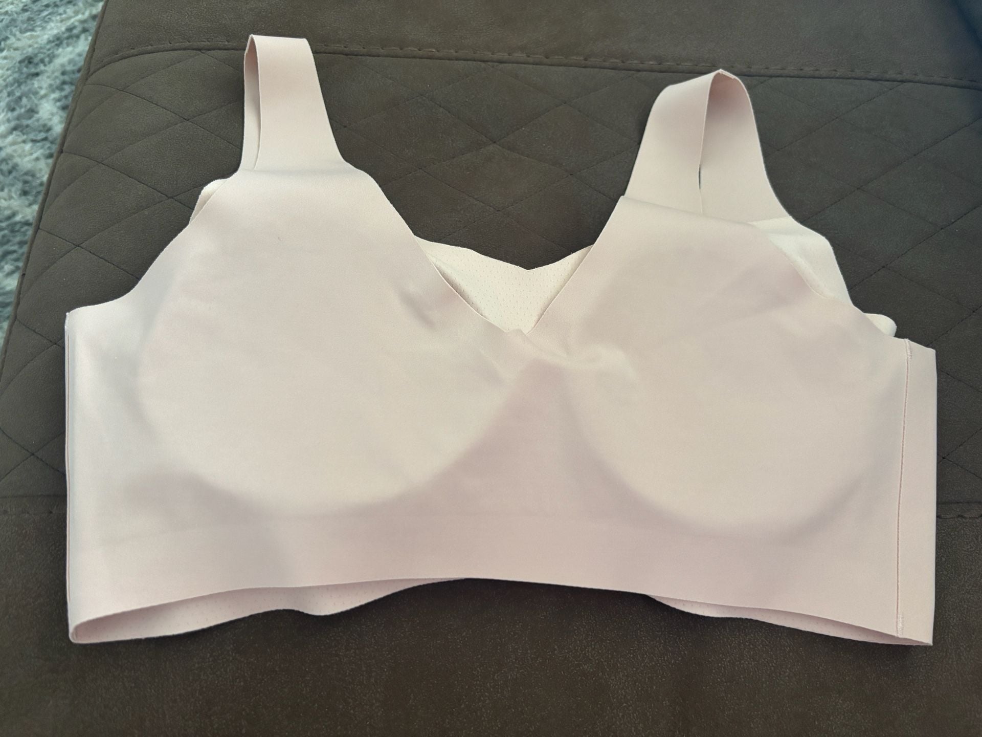 Lot of 3 Breezies Seamless Unlined Wirefree Comfort Bras Pastel Colors 15