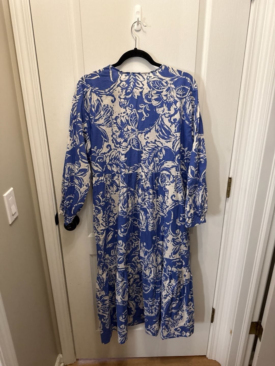 Zara Blue and White Floral Print Tiered V-Neck Midi Dress, Size XL 2
