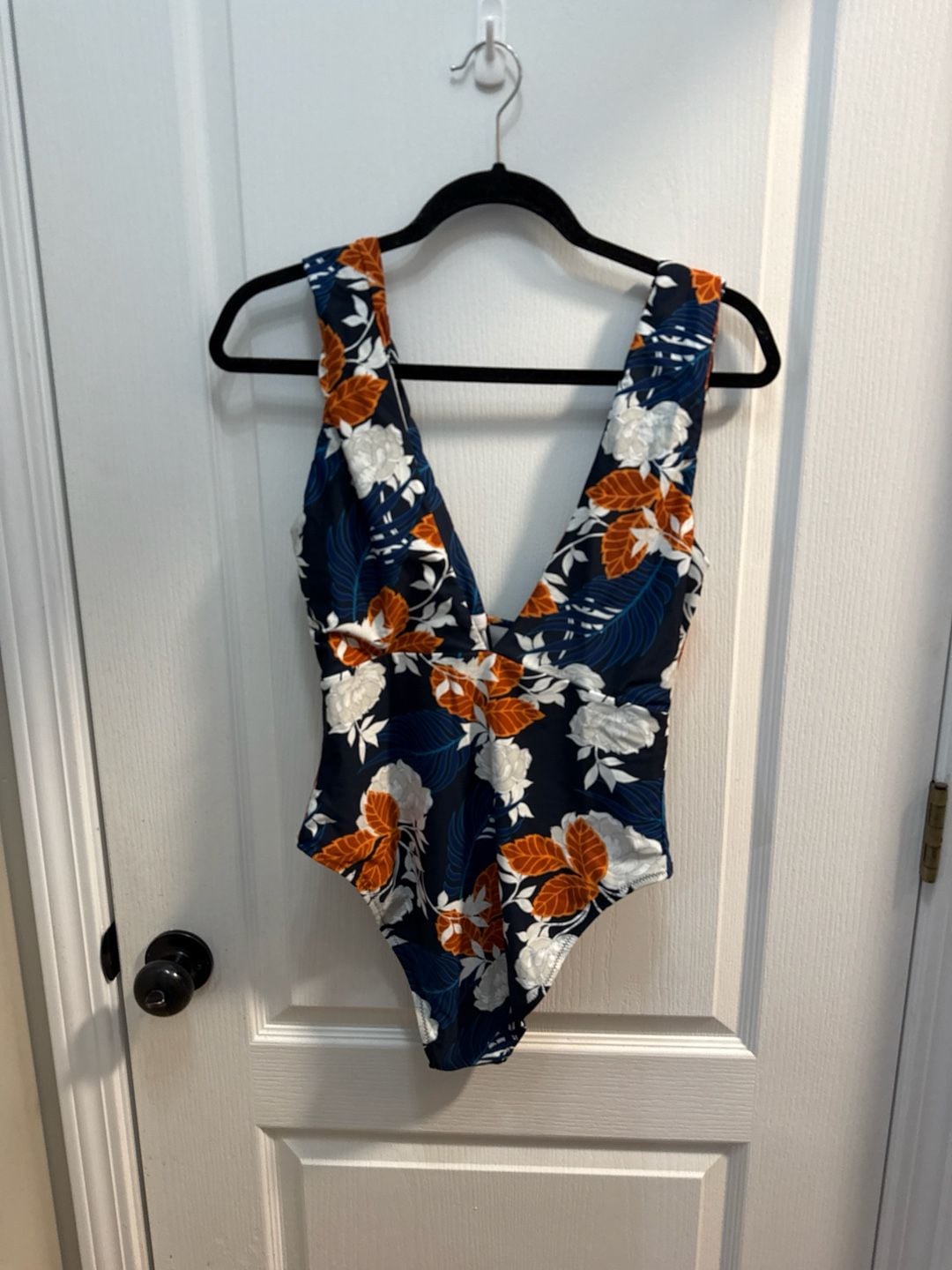 Cupshe Navy and Orange Floral Plunge One Piece Swimsuit Size L 2