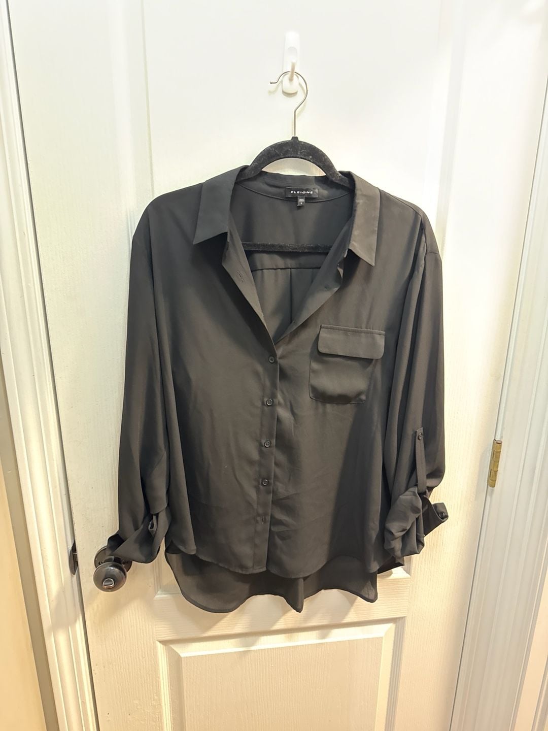 Pleione Black Roll-Tab Sleeve Button-Down Blouse Size L 2