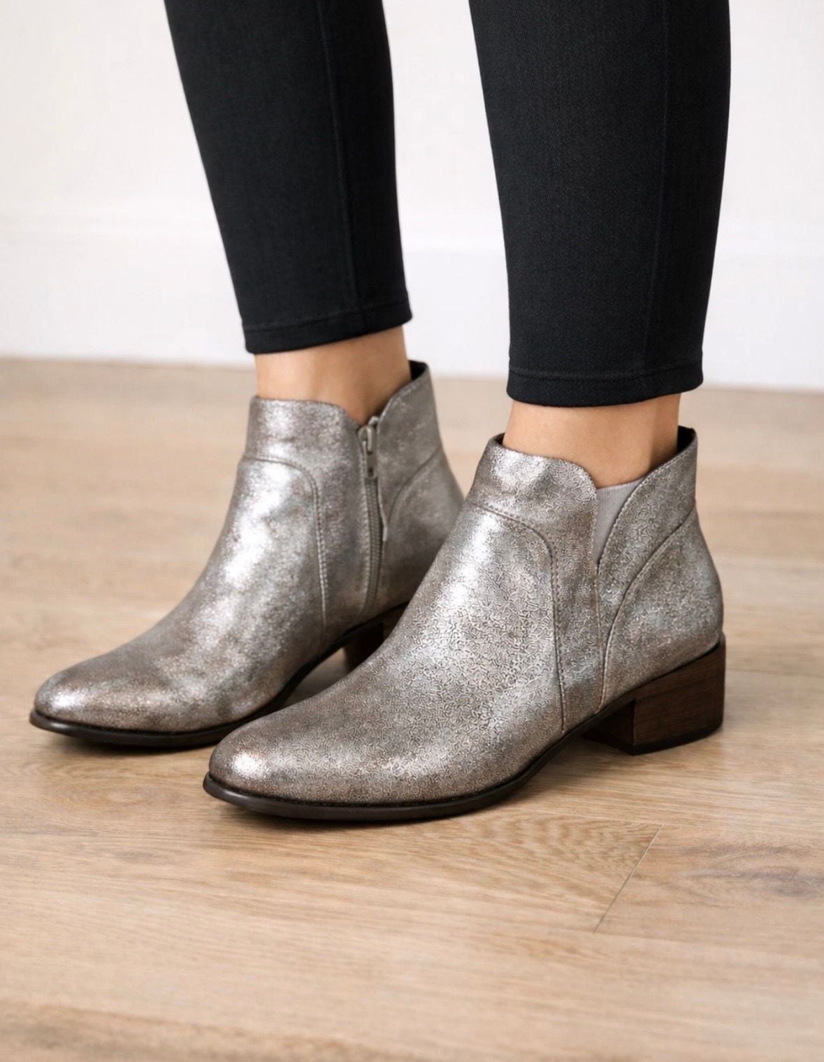 Seychelles Full Speed Pewter Distressed Metallic Leather Ankle Boots Size 8 2
