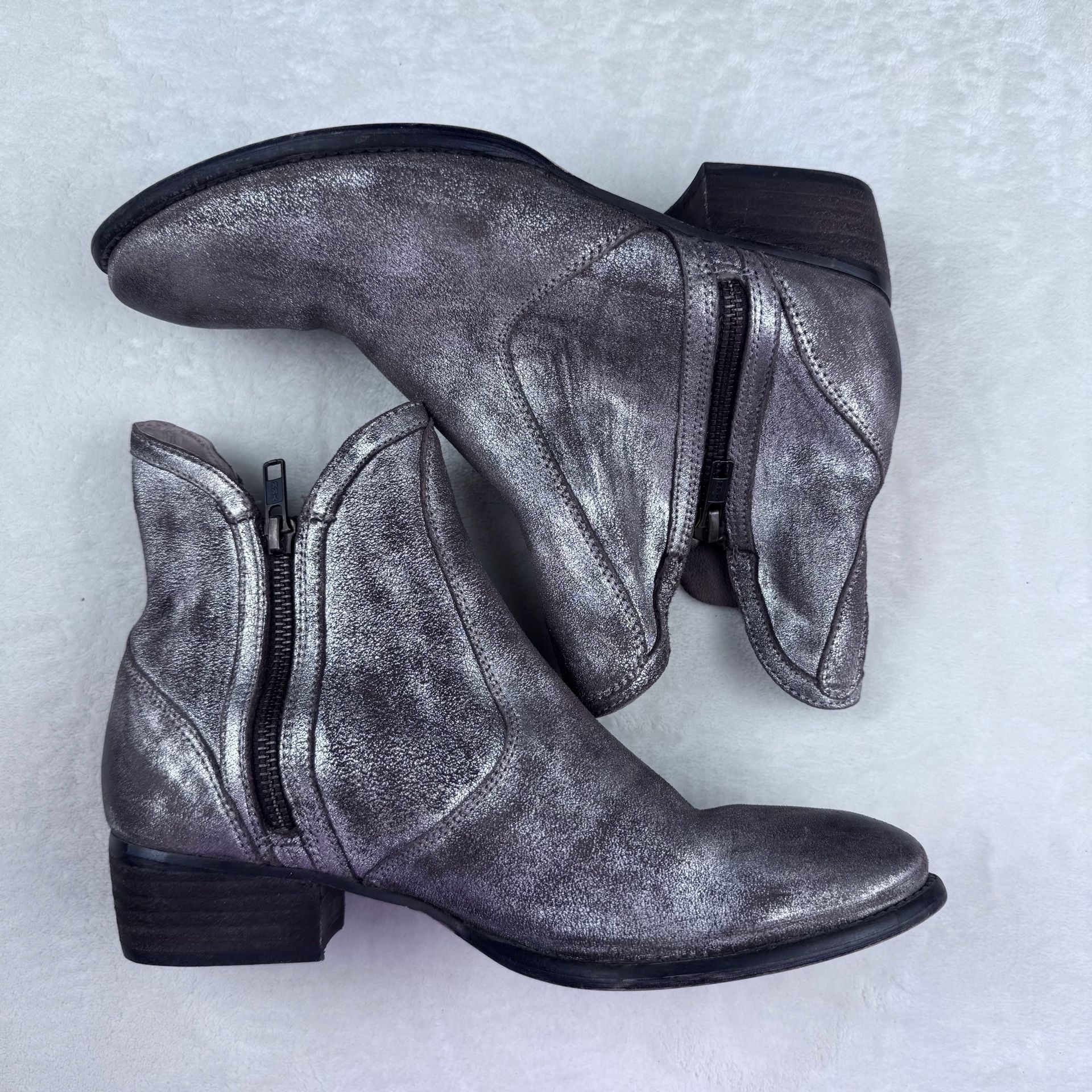 Seychelles Full Speed Pewter Distressed Metallic Leather Ankle Boots Size 8 5