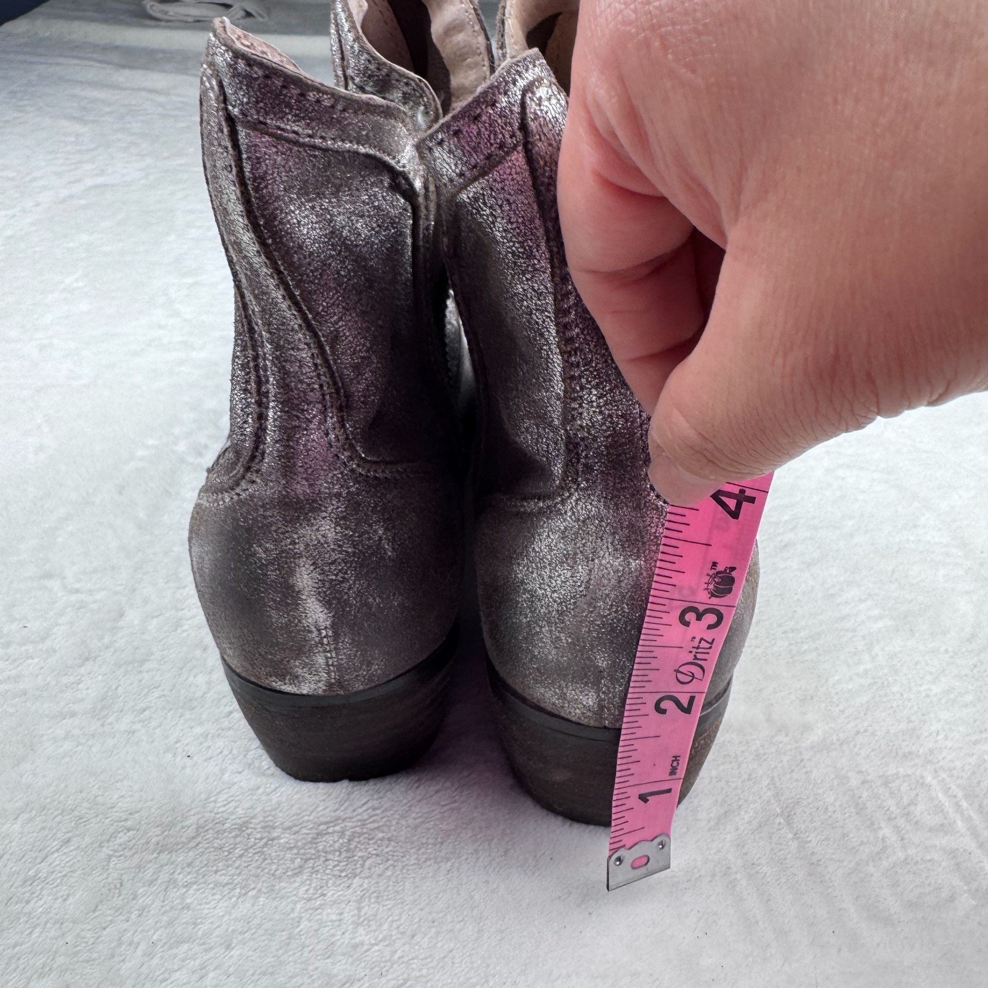 Seychelles Full Speed Pewter Distressed Metallic Leather Ankle Boots Size 8 8