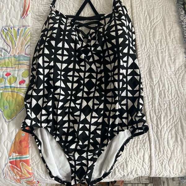 Time and Tru One-Piece Swimsuit Women's Size XL Black/White Moon Gaze Strappy H2