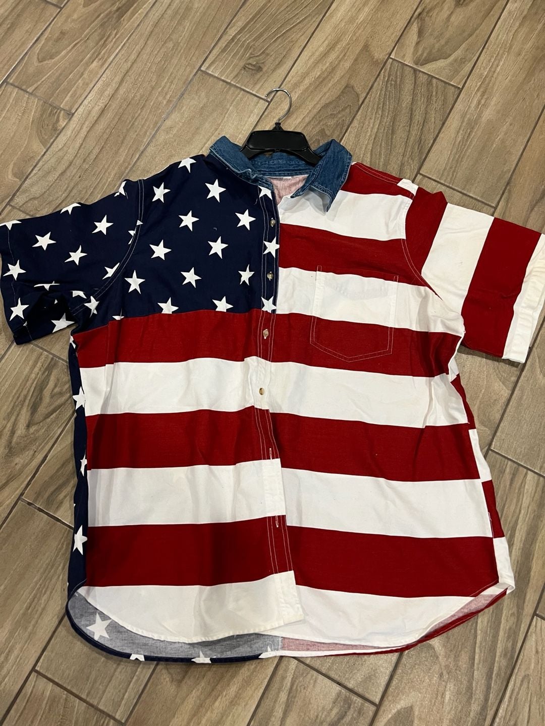 Vintage American Flag Stars and Stripes Short Sleeve Button Down Shirt with Denim Collar 2