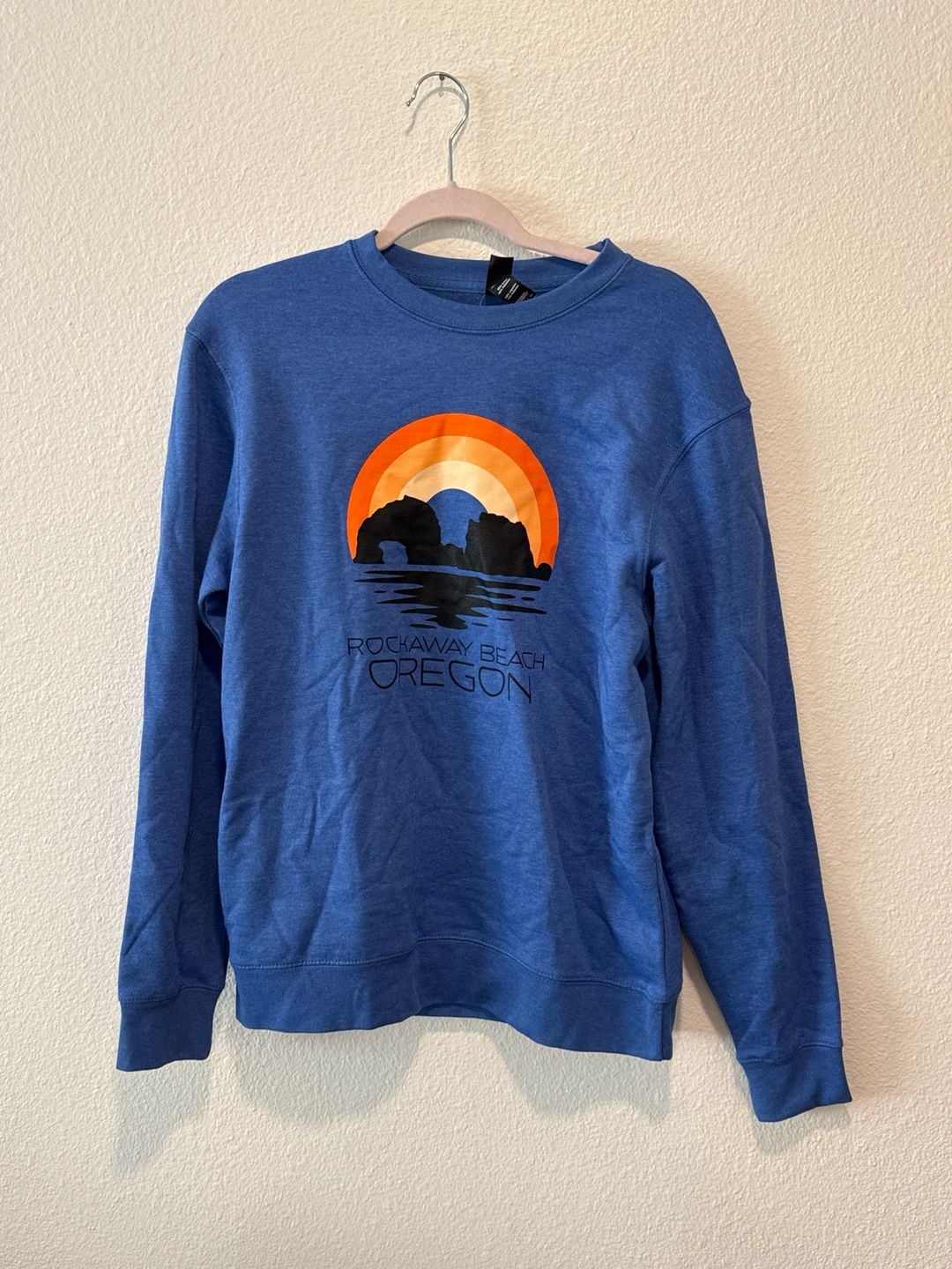 BNWT District V.I.T. Fleece Rockaway Beach Oregon Graphic Crewneck Size Small 2