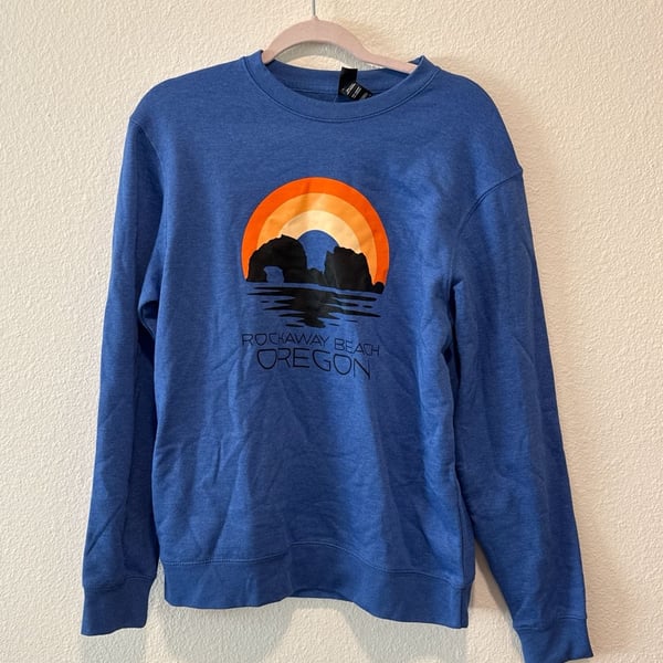 BNWT District V.I.T. Fleece Rockaway Beach Oregon Graphic Crewneck Size Small