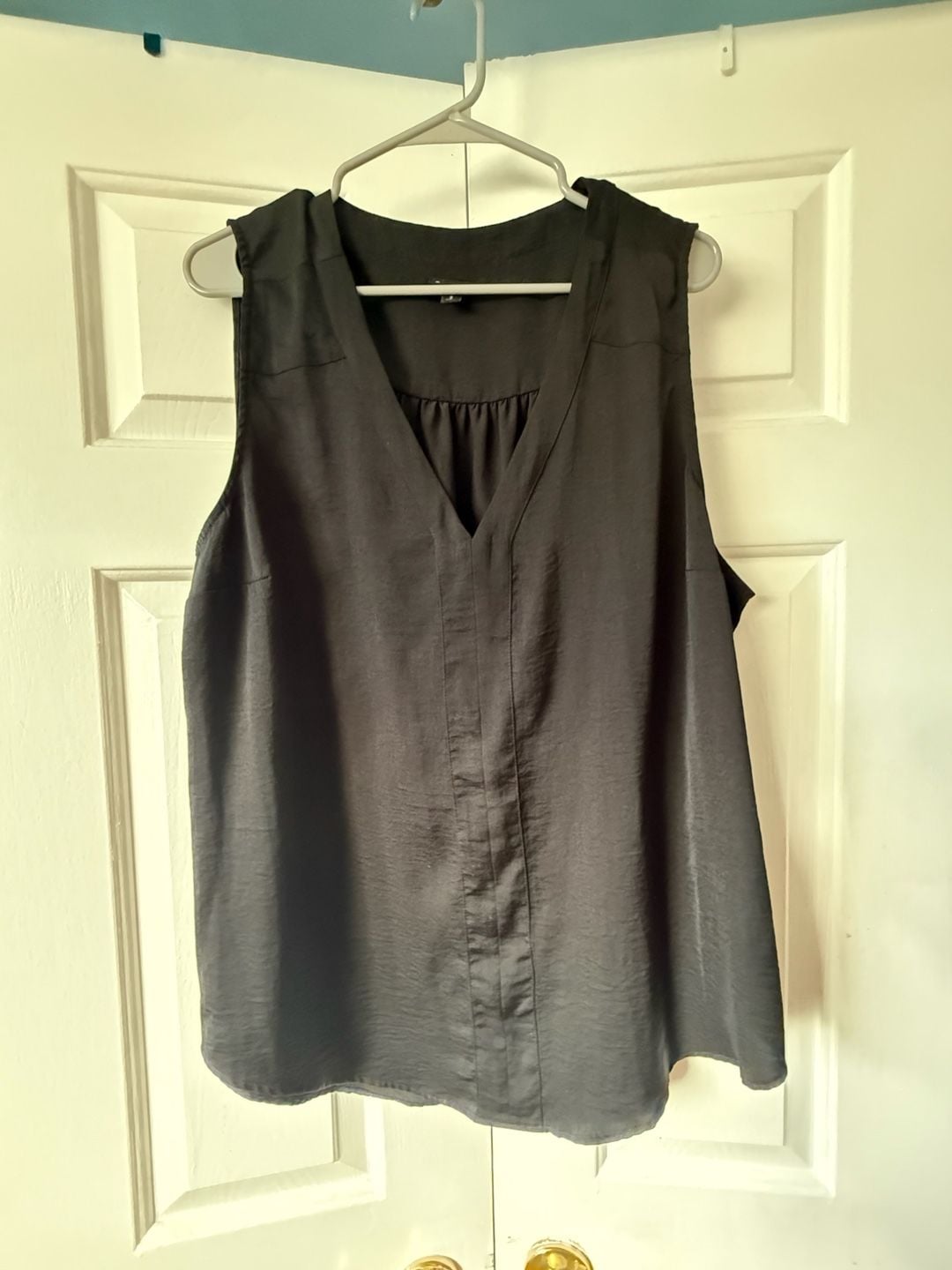 Torrid Black V-Neck Sleeveless Blouse Size 2 2
