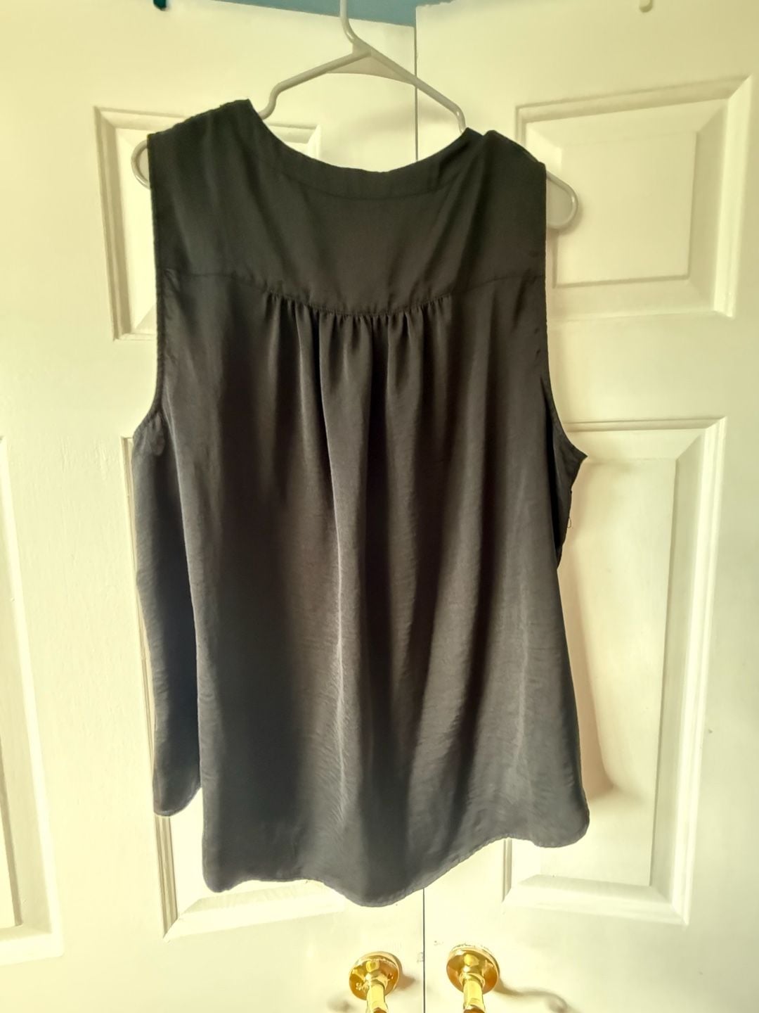 Torrid Black V-Neck Sleeveless Blouse Size 2 4