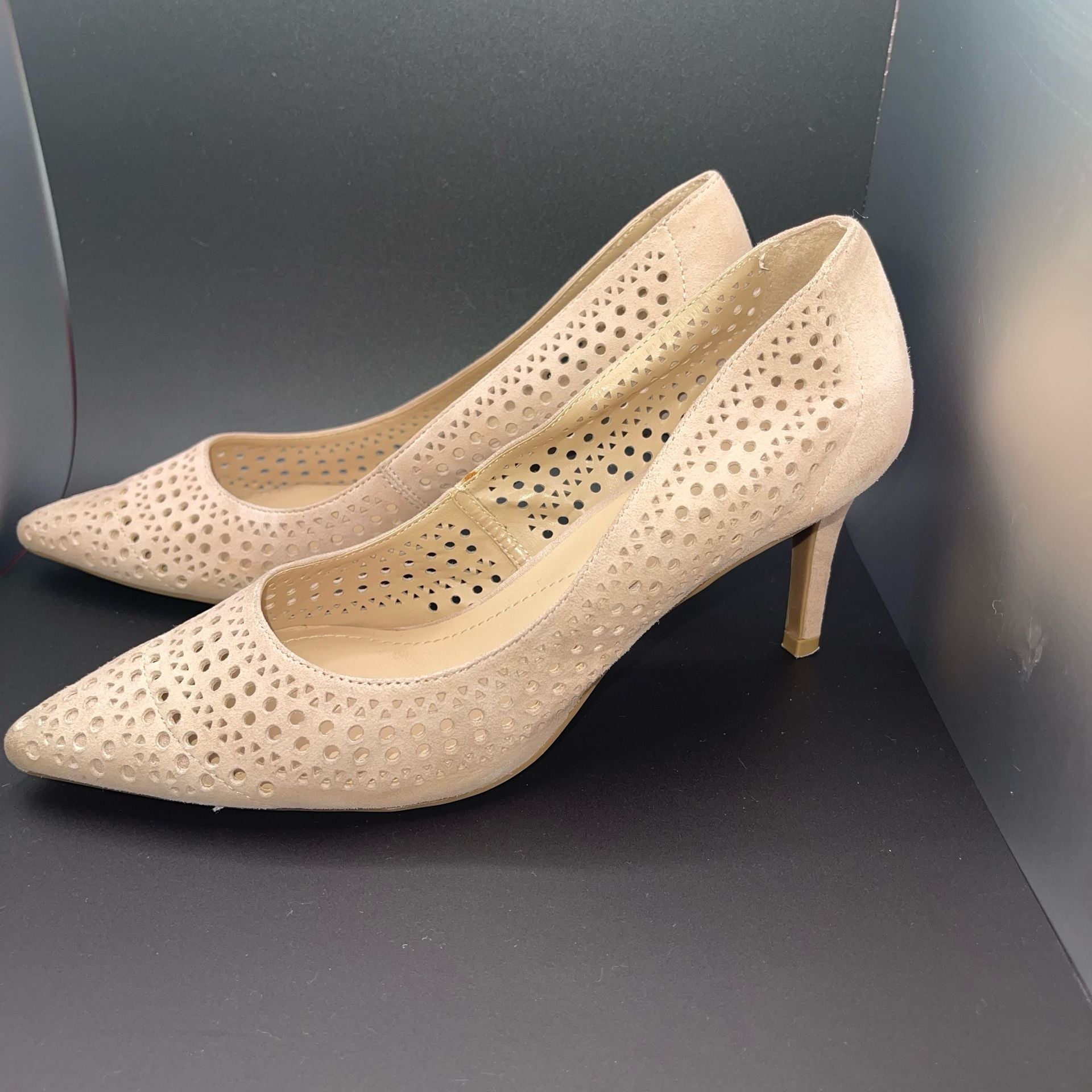 Alfani Step 'N Flex Perforated Pointed Toe Pumps Nude Size 6.5M 7