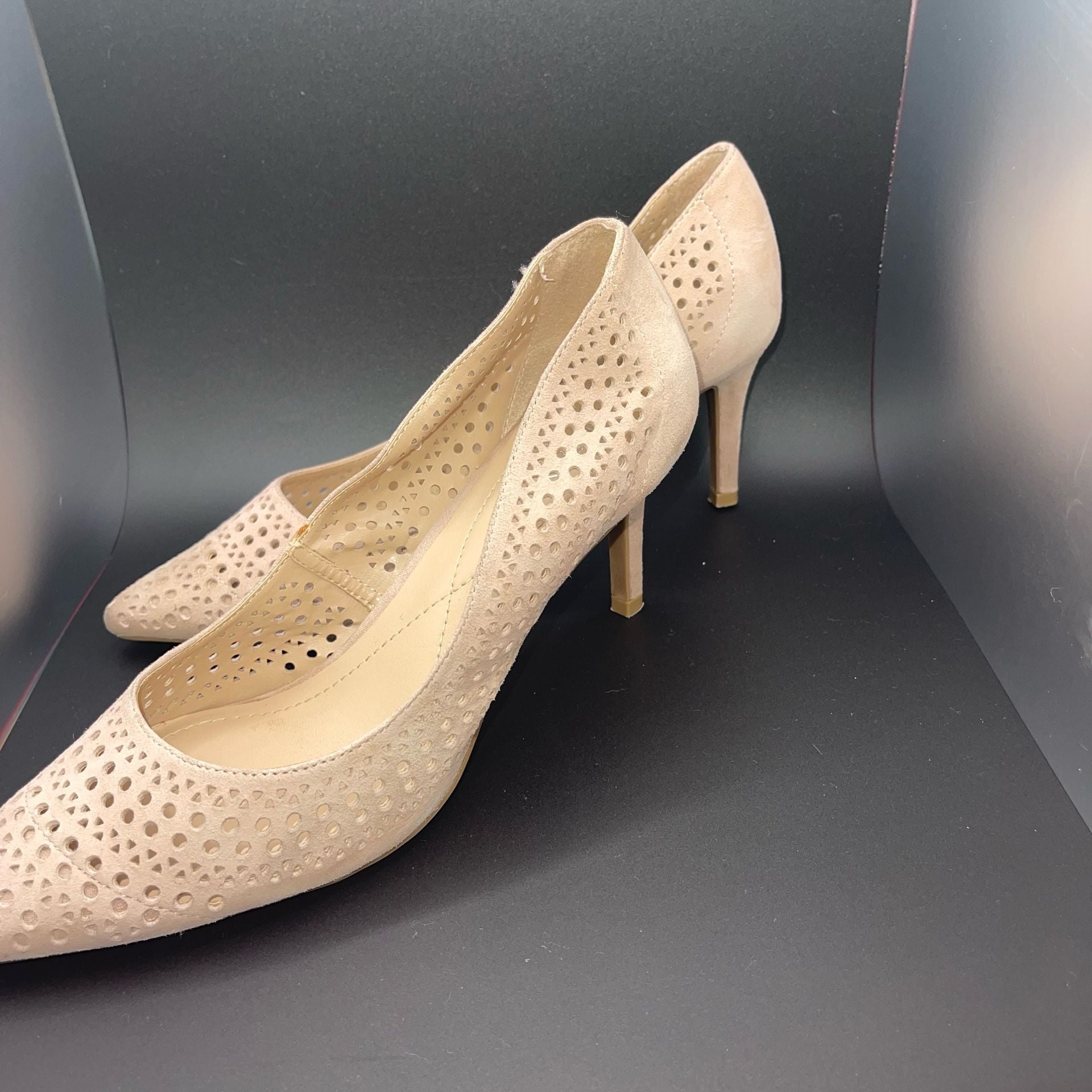 Alfani Step 'N Flex Perforated Pointed Toe Pumps Nude Size 6.5M 8