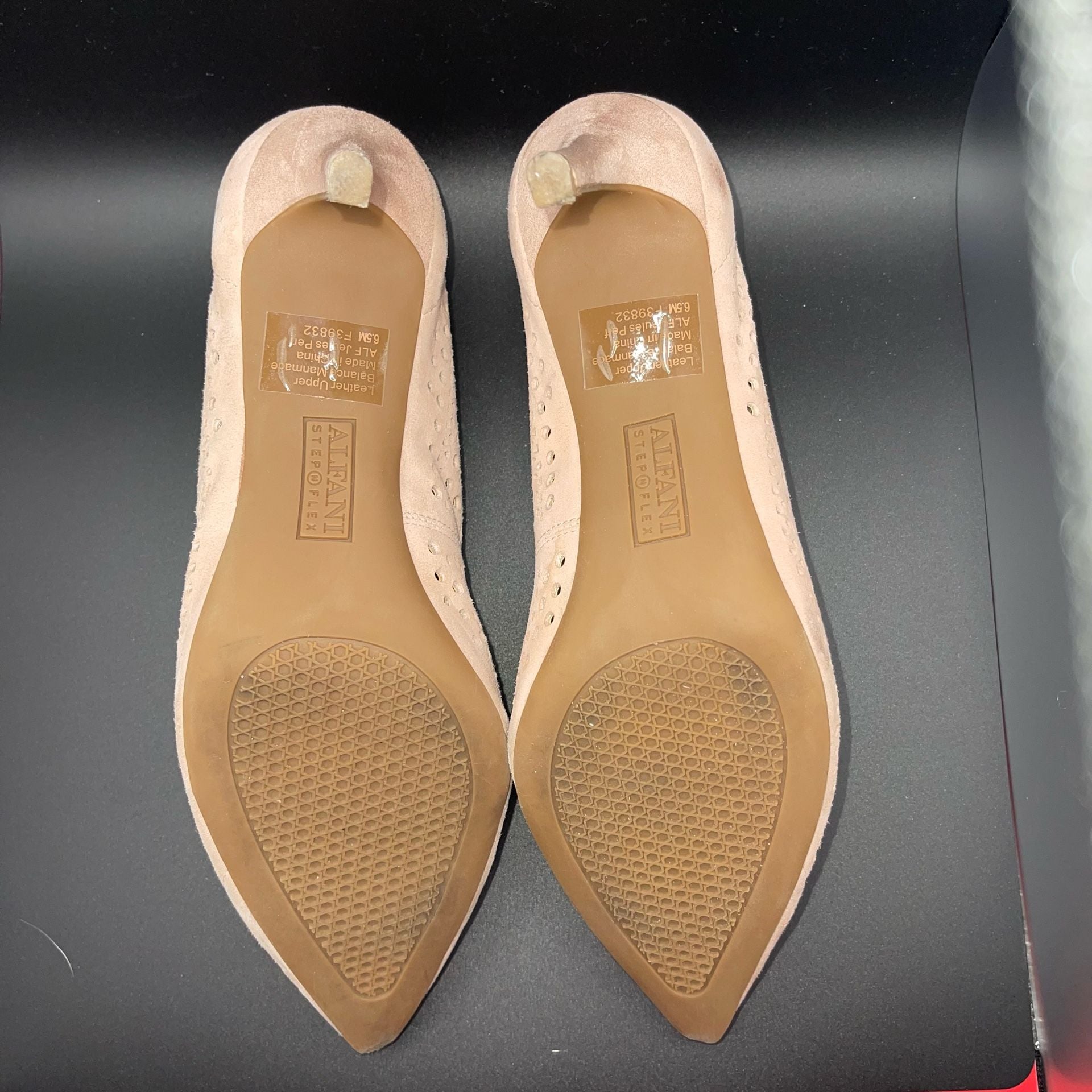Alfani Step 'N Flex Perforated Pointed Toe Pumps Nude Size 6.5M 12