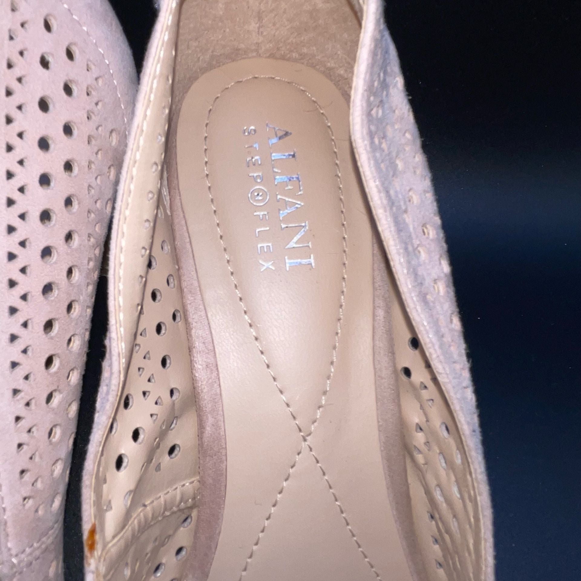 Alfani Step 'N Flex Perforated Pointed Toe Pumps Nude Size 6.5M 5