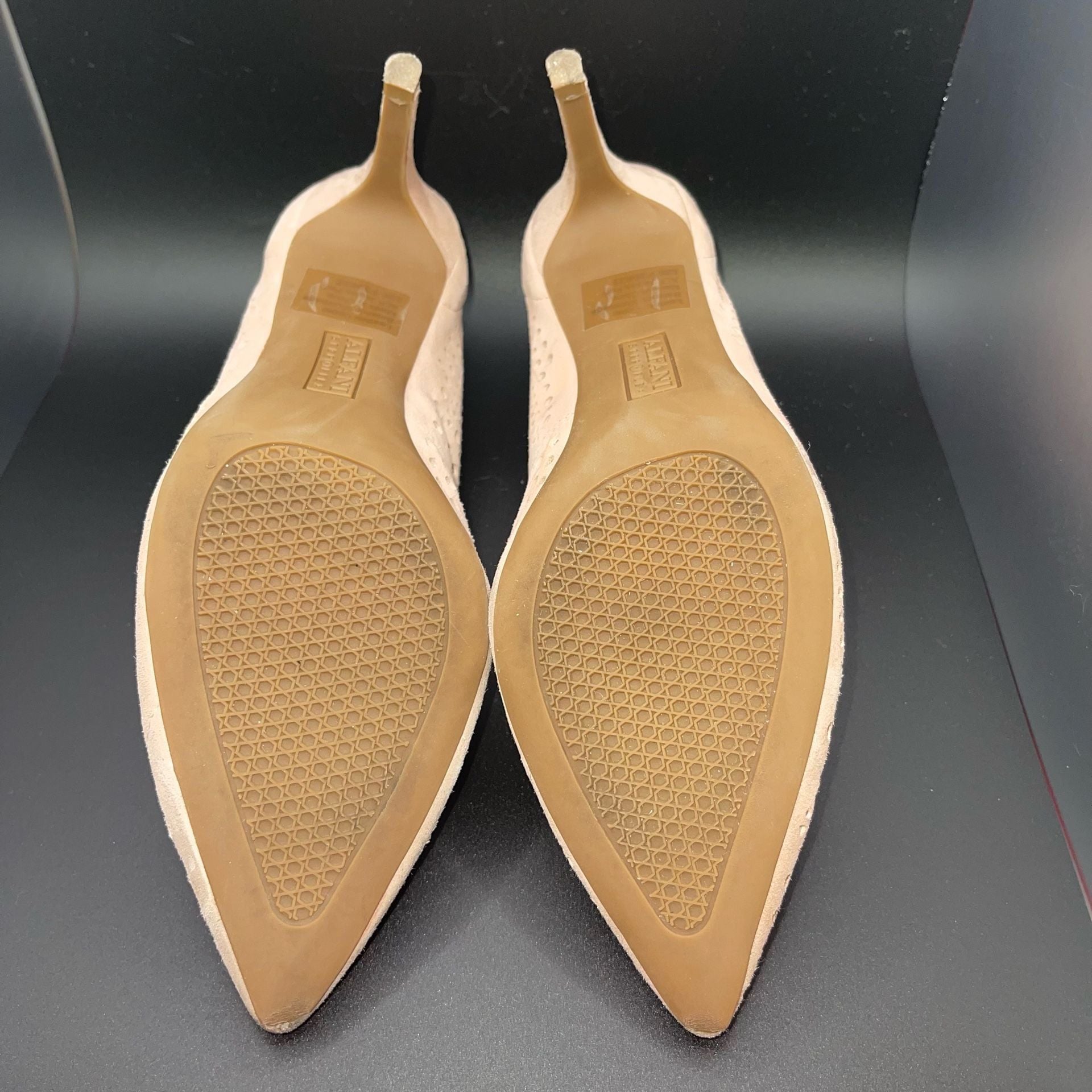 Alfani Step 'N Flex Perforated Pointed Toe Pumps Nude Size 6.5M 11