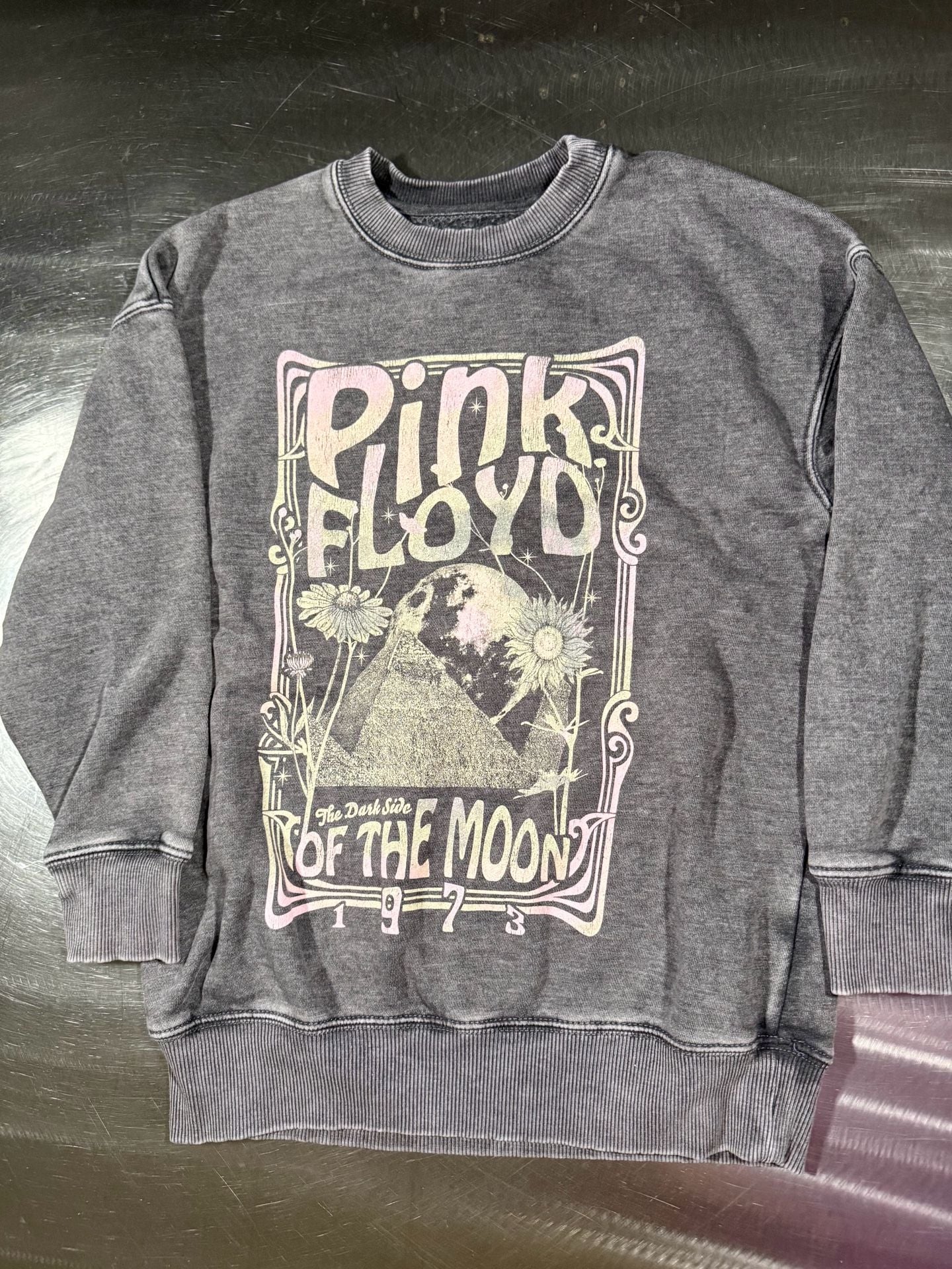 Pink Floyd Dark Side of the Moon 1973 Graphic Crewneck Sweatshirt Wash Grey Small 3